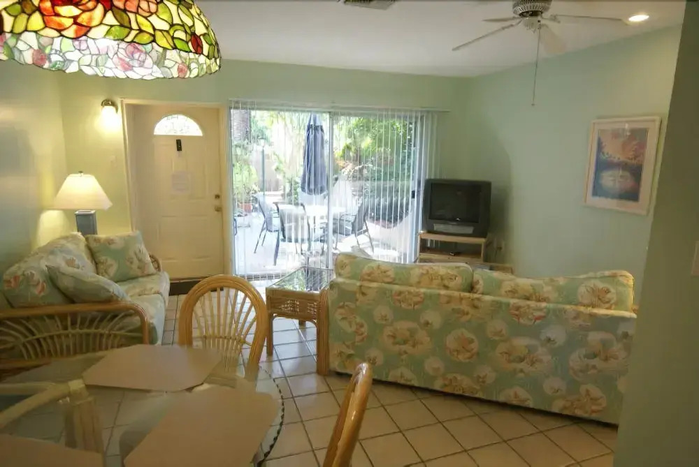 Sandpiper Inn