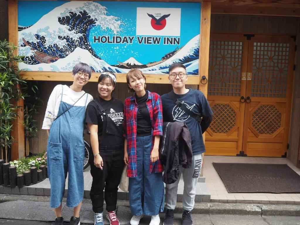 HOLIDAY VIEW INN - Hostel