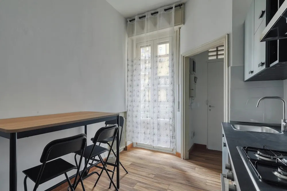 JOIVY Welcoming 3BR Flat in Milan Centre