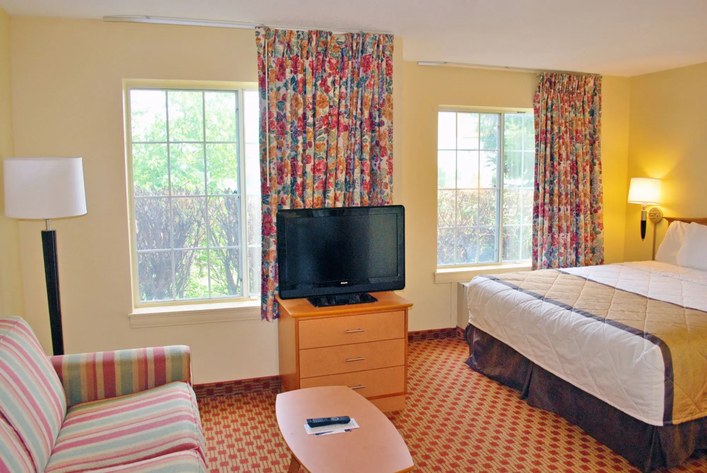 Extended Stay America Select Suites - St Louis - Airport - Central
