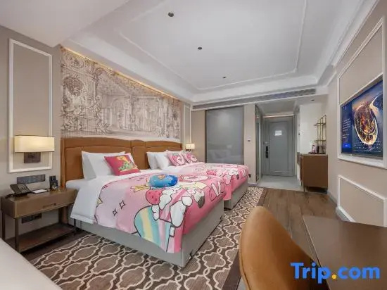 Vienna International Hotel（Dushanzi，at the Starting Point of Duku Highway，in the Gourmet Street））