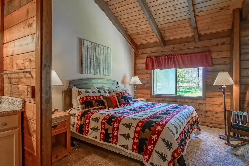 Stemwinder #3: 3 Bedrooms Plus Bonus Sleeping Loft. 2 Full Baths