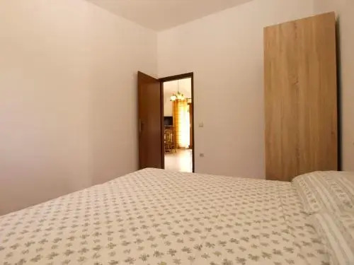 Apartments Luciano 1728