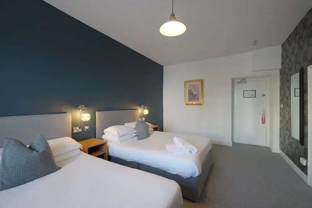 THE LORD NELSON HOTEL