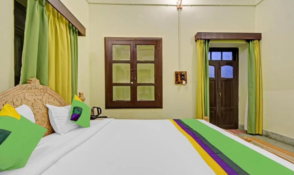 Treebo The Regal House, Near Fateh Sagar Lake