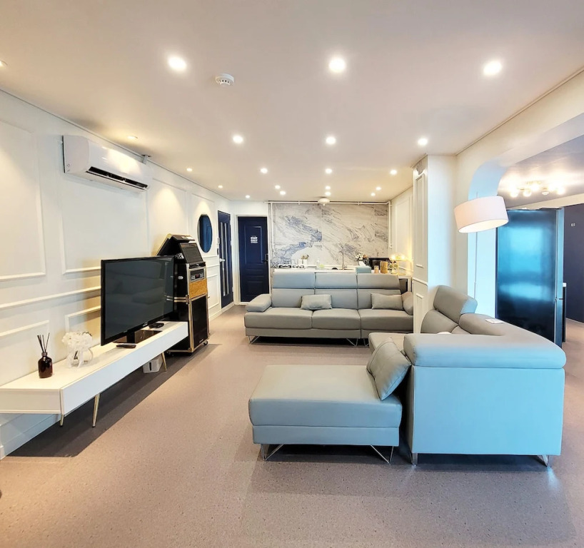 Jstay Penthouse