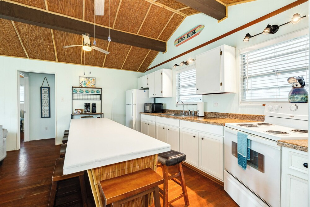 Walk to Ocean: Coastal Surfside Beach Bungalow!