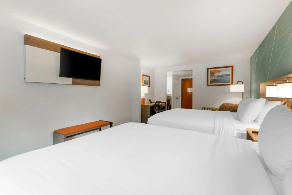 Comfort Inn & Suites Lake George