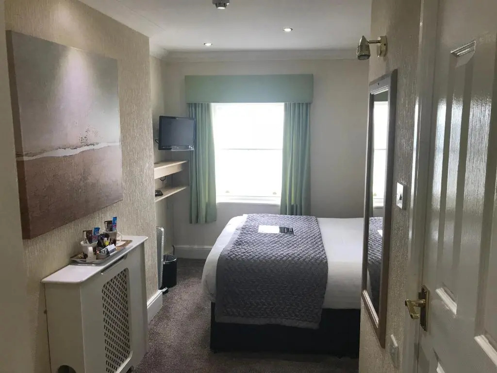 Lauriston & Lawton Court Hotel