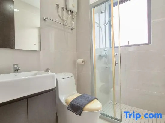 [Direct access to Mall Spacious 3 Rooms for 8 pax]