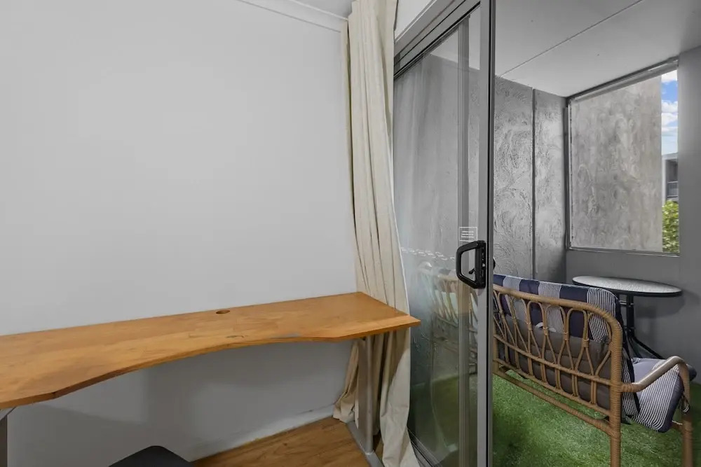 Studio With Balcony Access in Central Bowen Hills