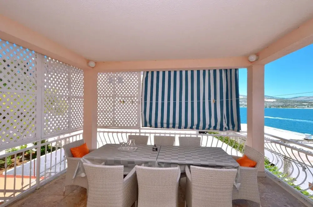 C - apt w. Balcony, Shared Terrace & the sea View