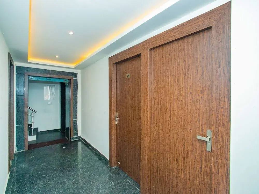 Varcity Golf View By OYO Rooms