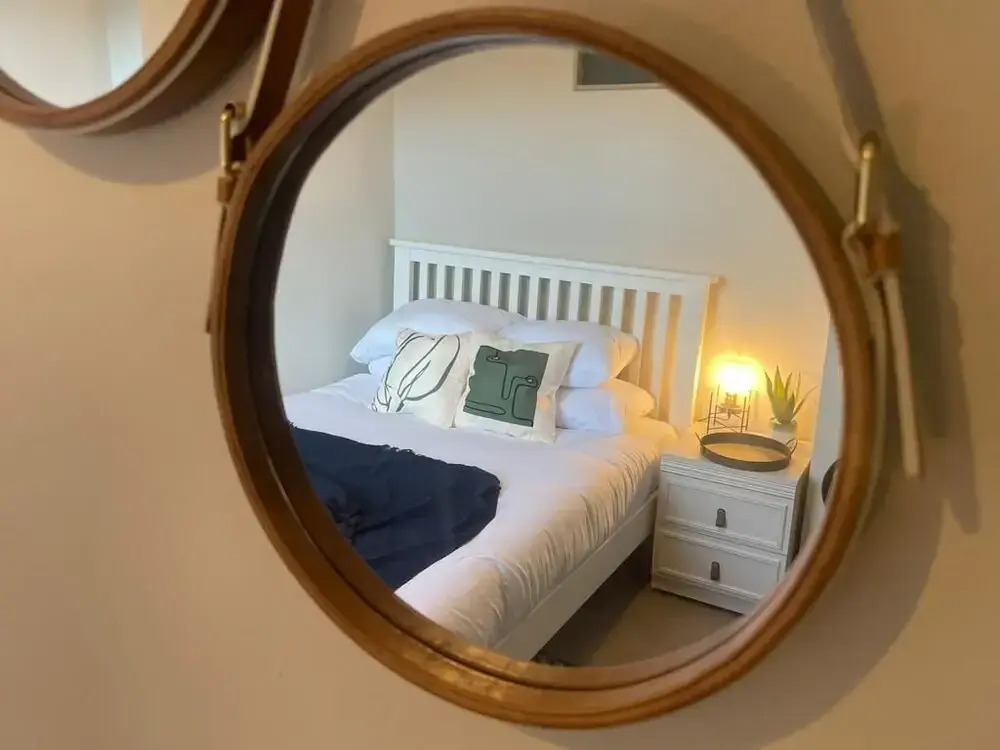 Modern Two Bedroom Apartment in Fulham by Sojo Stay