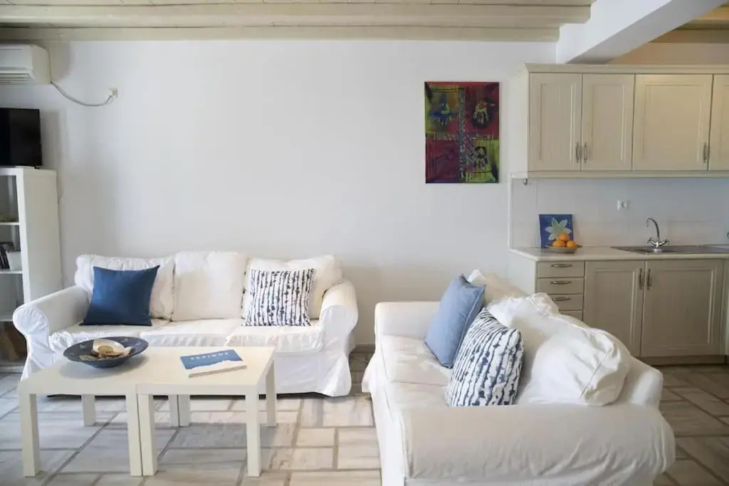 Beachfront 2br apartment - Free parking
