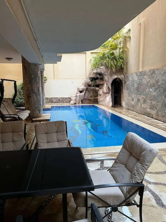 The Glasshouse Pools