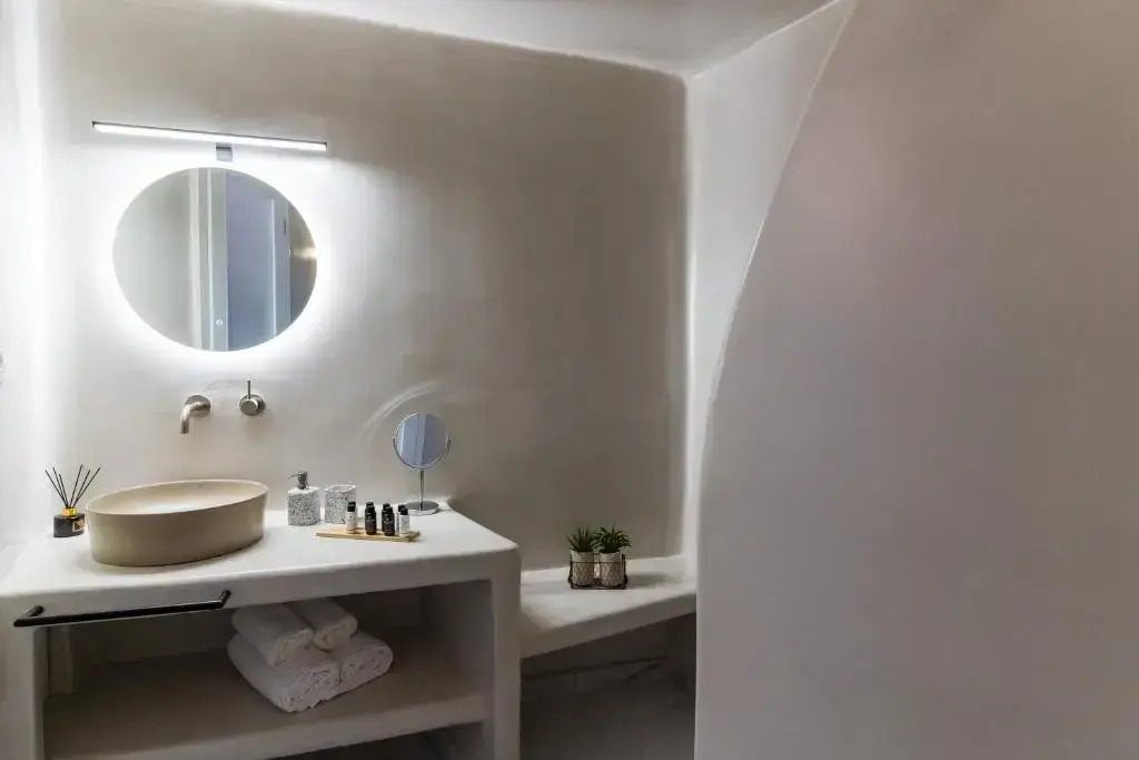 Lavadoze Luxury Suites