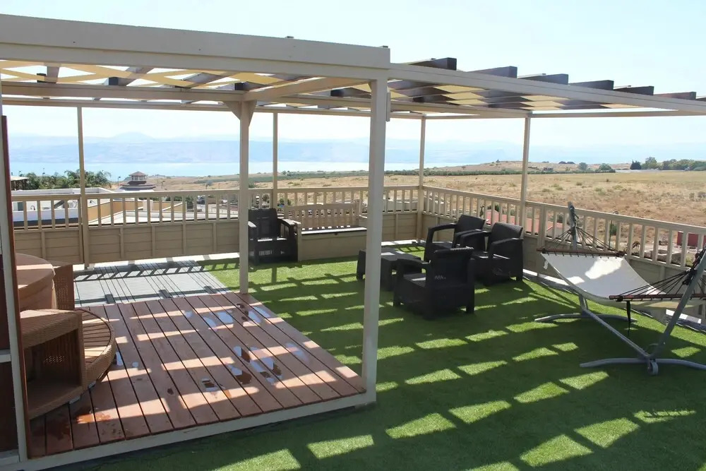 Lakeside Terrace