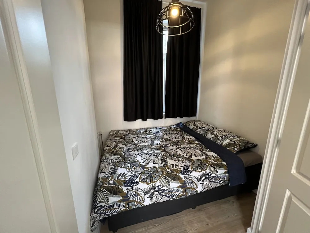 Rotterdam Inn