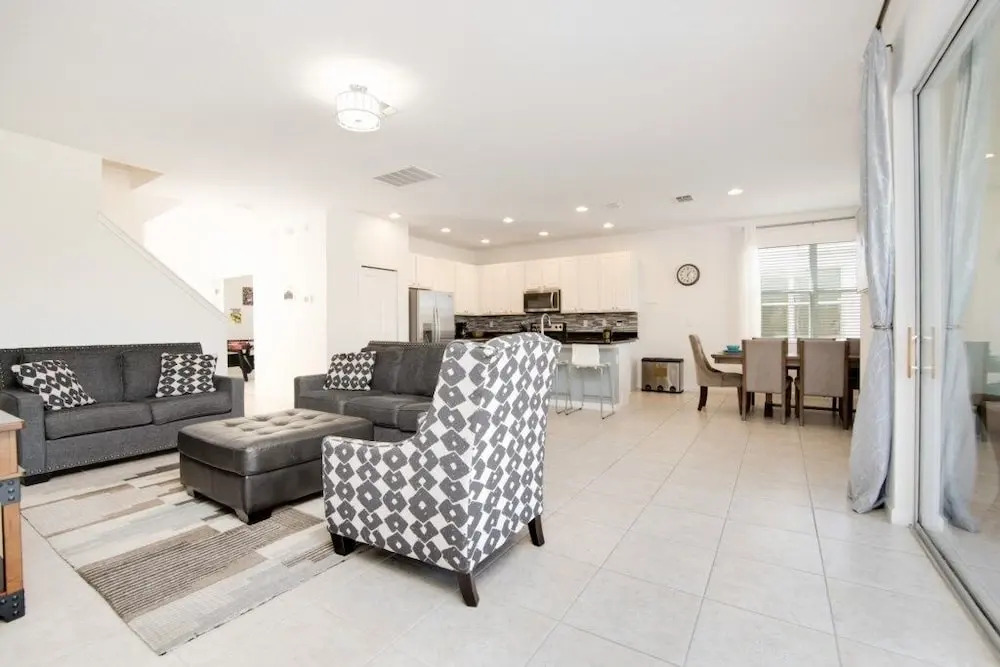 5 Bed 5 Bath In 5 Star Resort Near Disney! 5 Bedroom Home by RedAwning