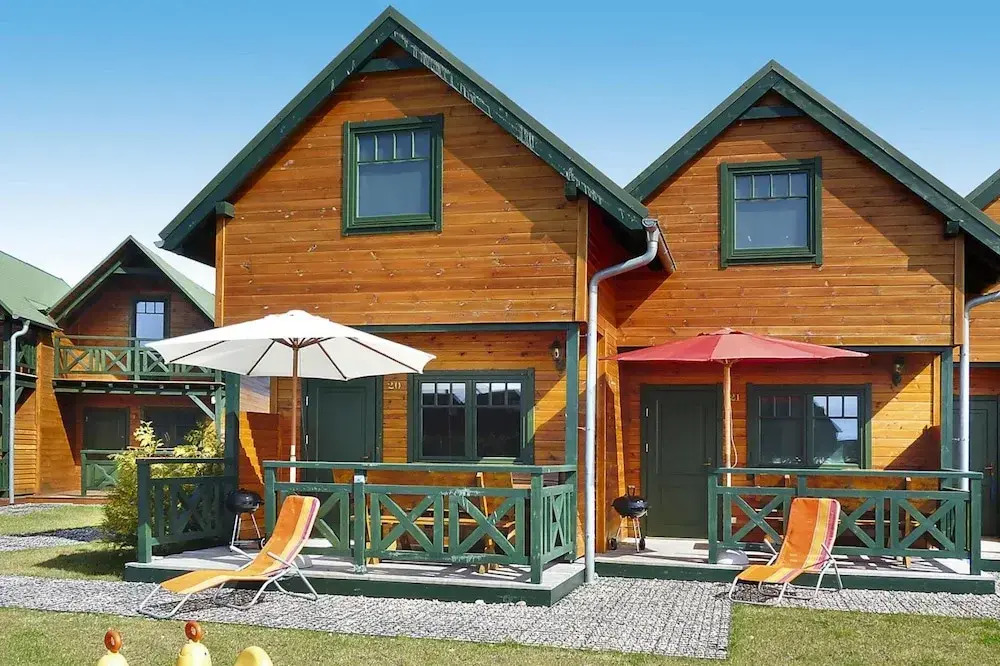 Holiday homes with terraces, close to the beach
