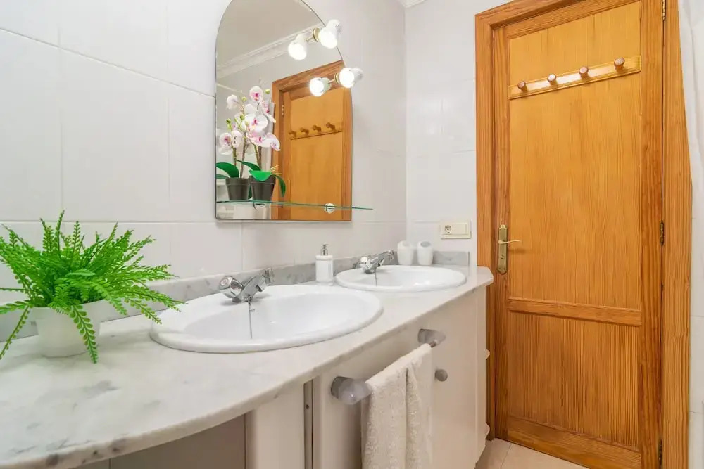 Bella in Alc dia With 3 Bedrooms and 2 Bathrooms