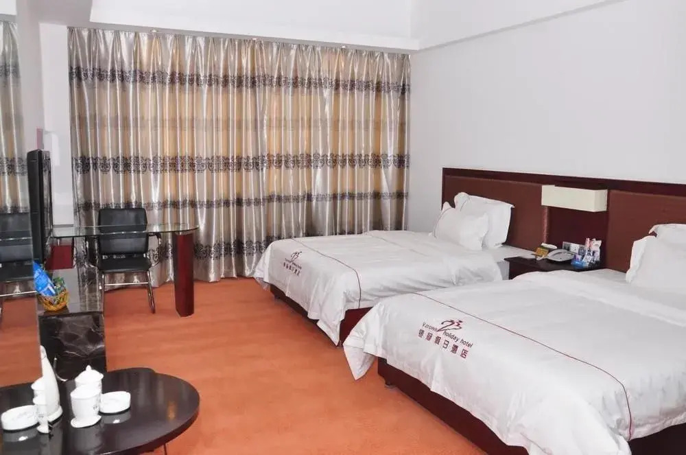 V.crown Holiday Hotel