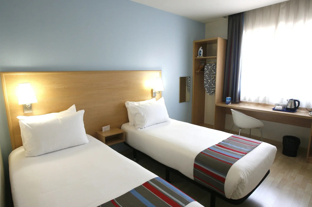 Отель Travelodge Barcelona Fira