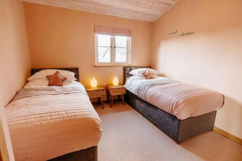 Impeccable 2-bed Cottage Near Woodbridge