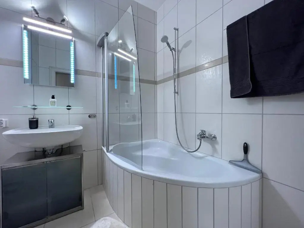 Vienna Design Apartment - Netflix & Coffee-Bar & Parking - nahe Schloss Schönbrunn