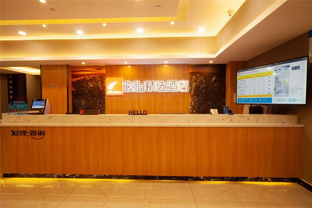 JUN hotels