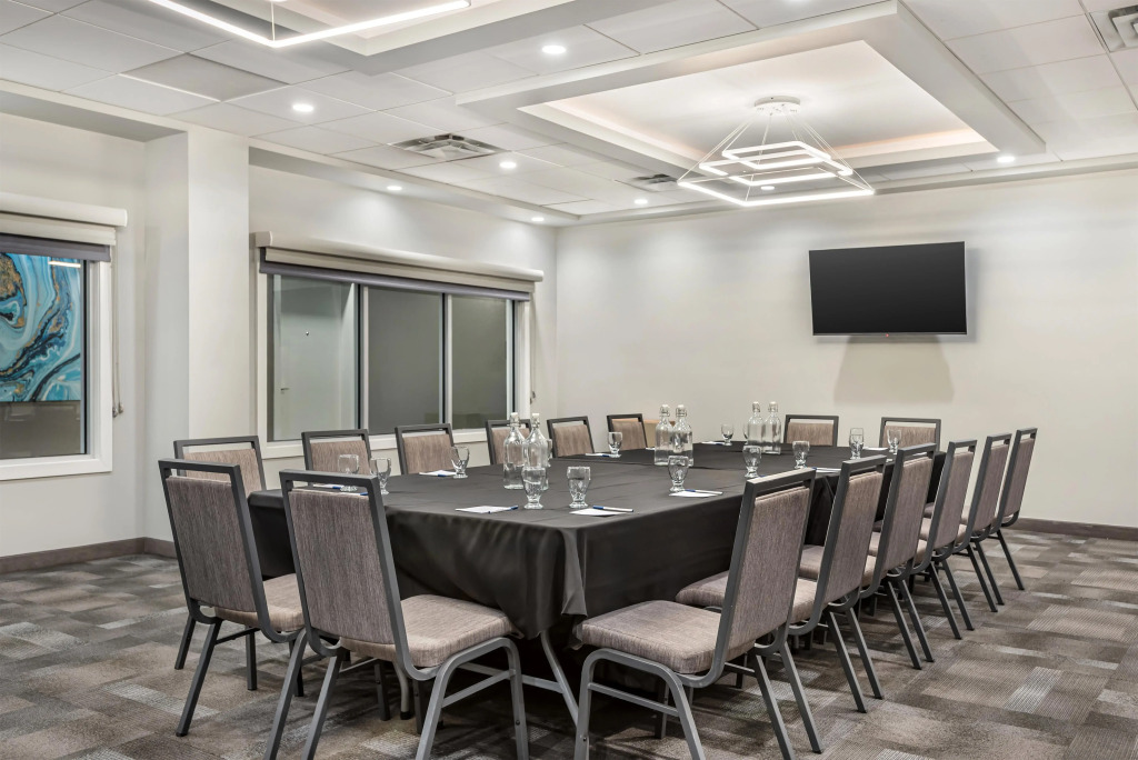 Executive Residency by Best Western Calgary City View North