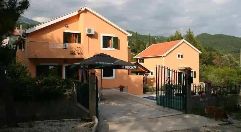 Apartments Moj Mir