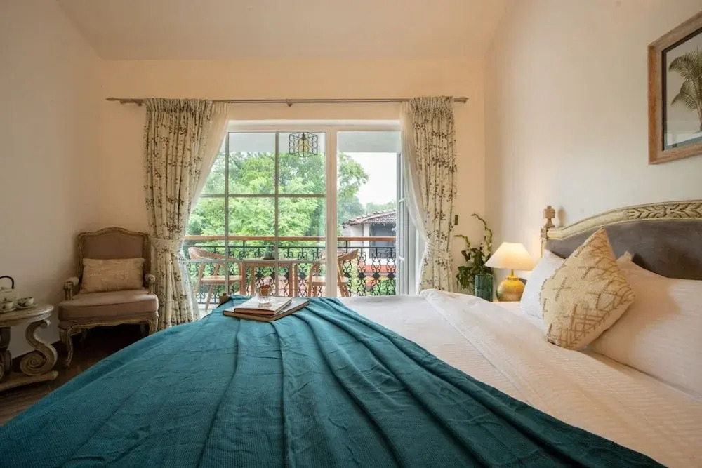 Villa Bauhinia - 5bhk With Pool 10 Mins to Beach