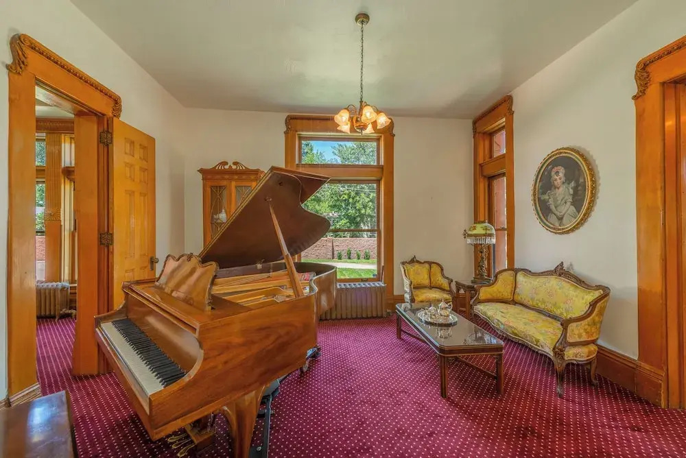Orman Mansion - Pueblos Most Luxurious Stay