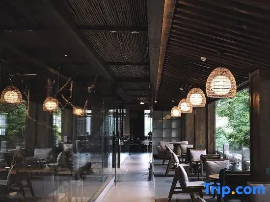 Shishe · Spring Home Inn (Dujiangyan Irrigation Project Scenic Spot Nanqiao Store)