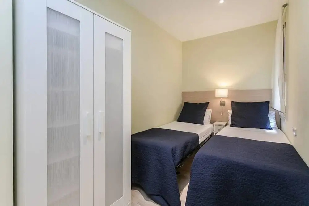 Elegant 3 Bed With Views of Sagrada Familia