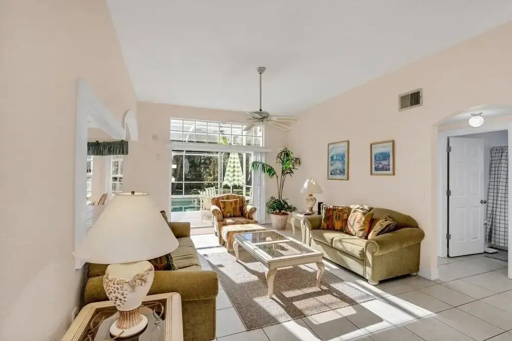 Gorgeous Floridian Style 5 Bed 3 Bath Pool Home 5 Bedroom Villa by Redawning