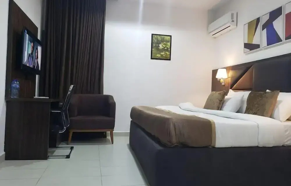 Vinpy Hotels