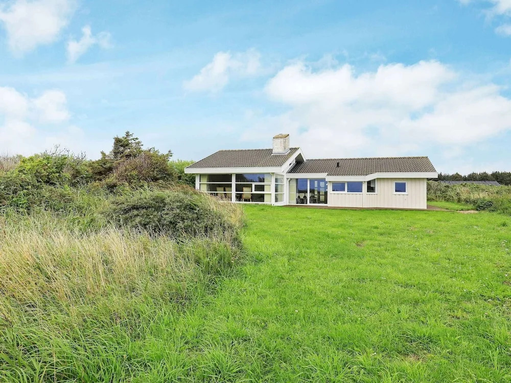 6 Person Holiday Home in Hjorring