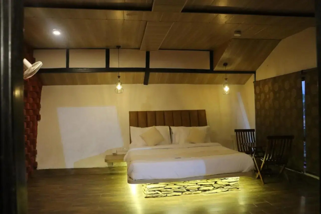 StayVista at tatvam-Mountain views & EV Station