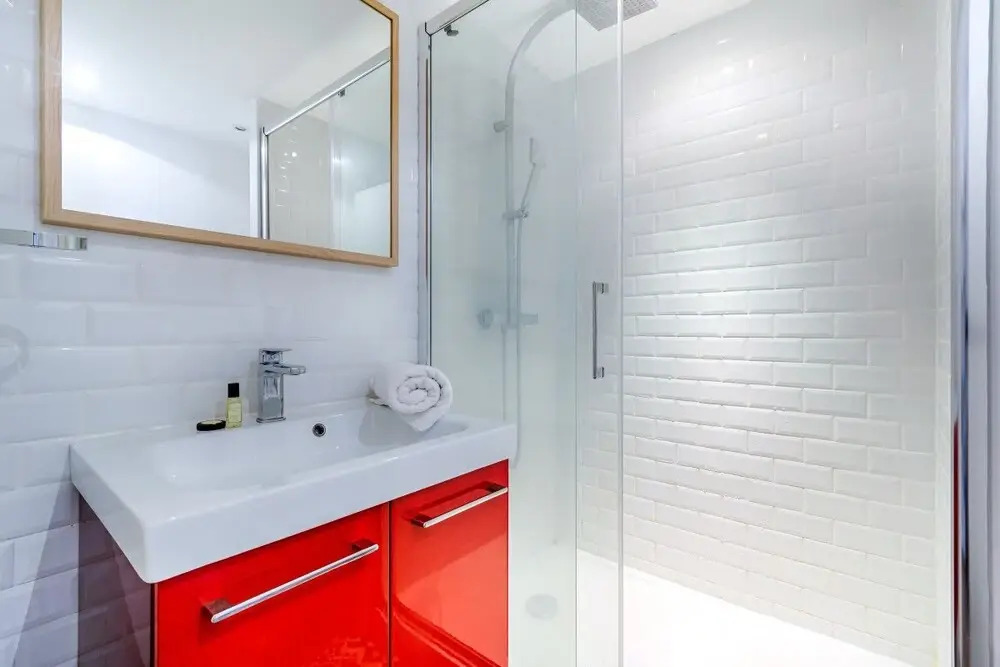 Quiet Duplex - Private Garage - Close to Transport