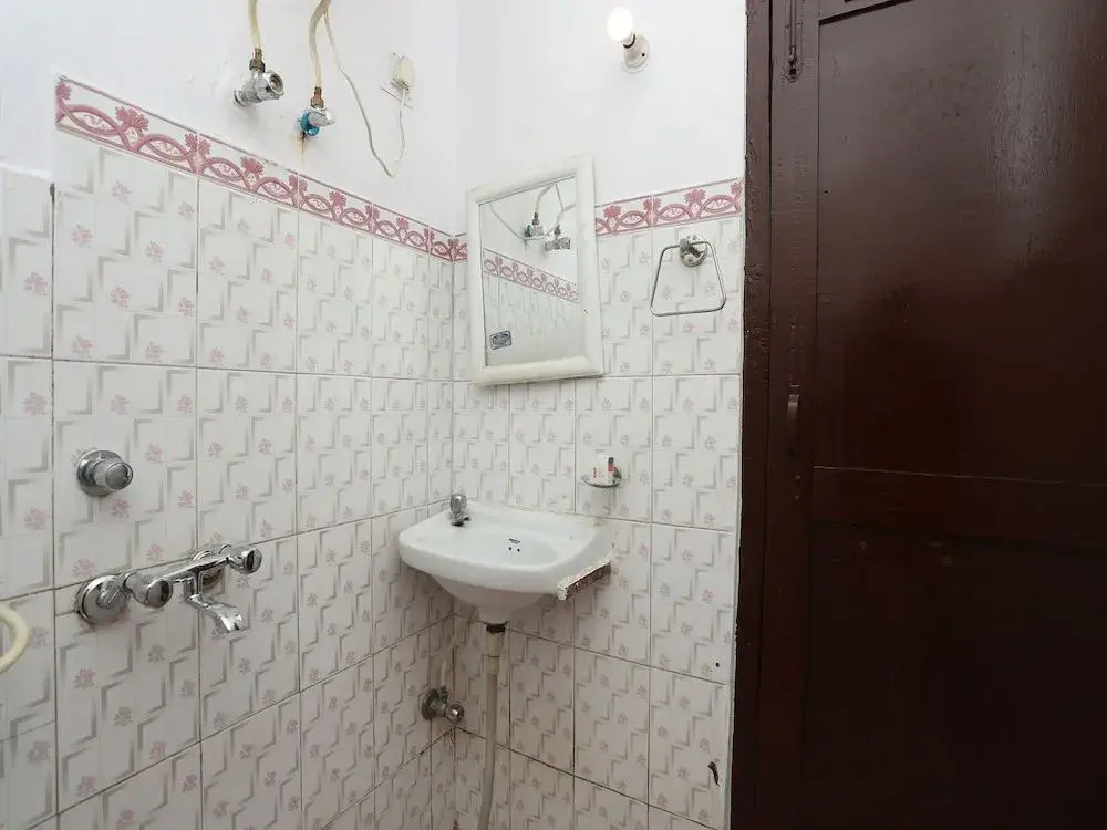 OYO 28260 Hotel Ganga Sagar