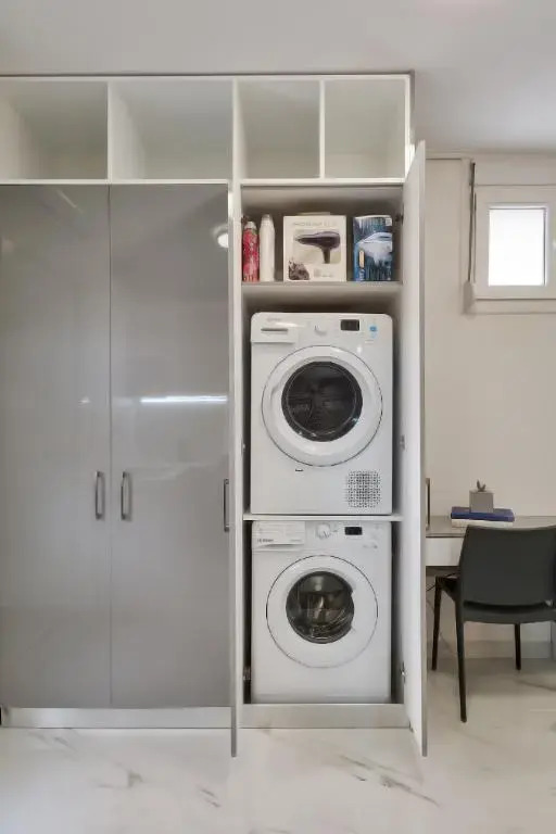 Modern Studio Ideal for Couples or Digital Nomads, Old Town Mytilene