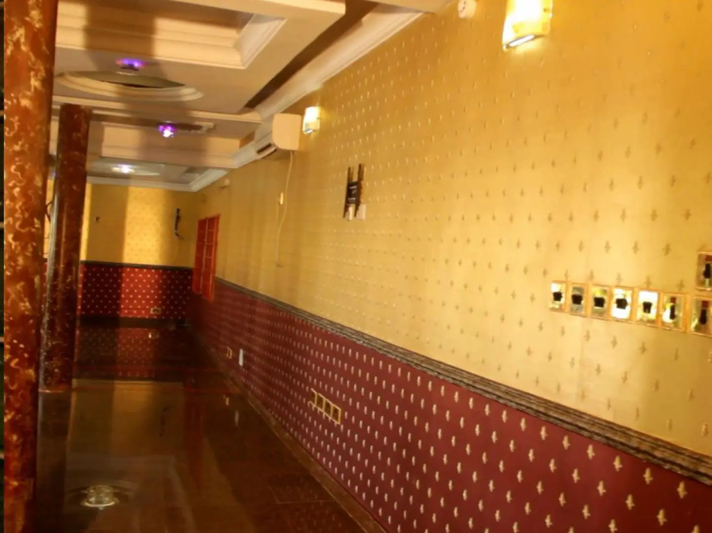 Hi Point Hotel & Suites