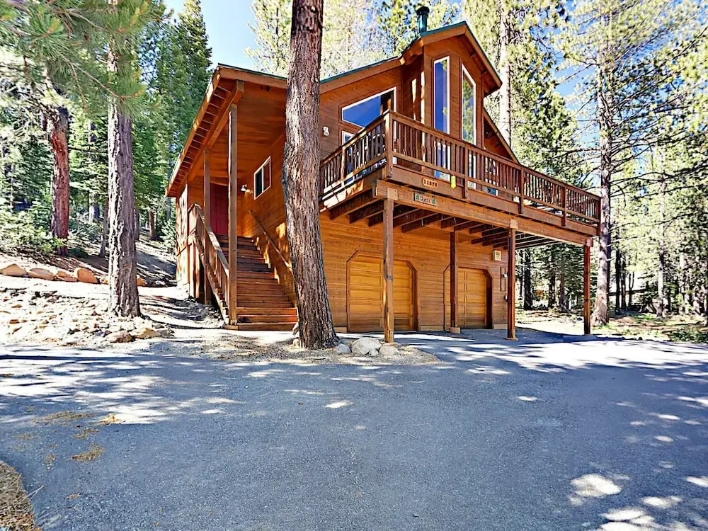 3BR Pine Forest House in Truckee Tahoe Donner by RedAwning