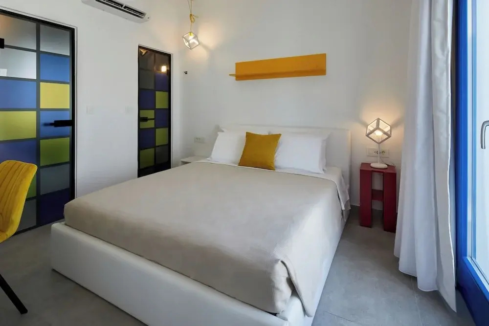 Thadeos Villa