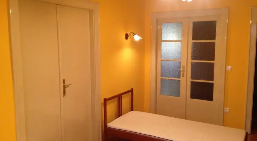 Károly Hostel