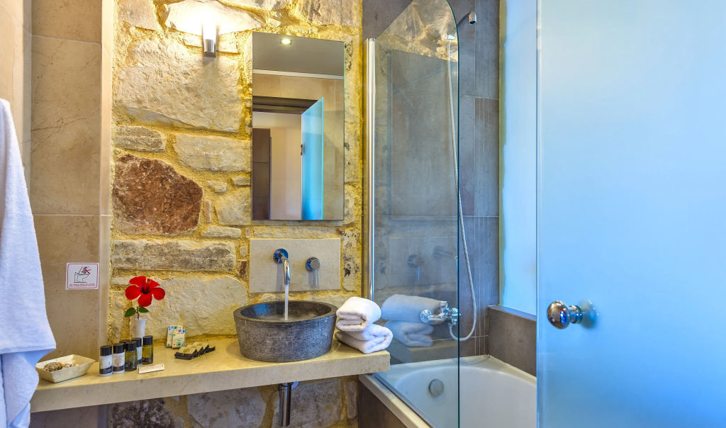Mistral Hotel - Singles Only