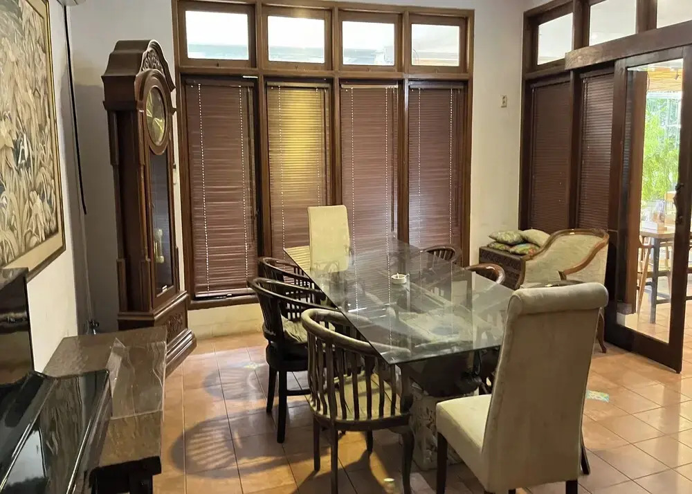 R Residence Jakarta